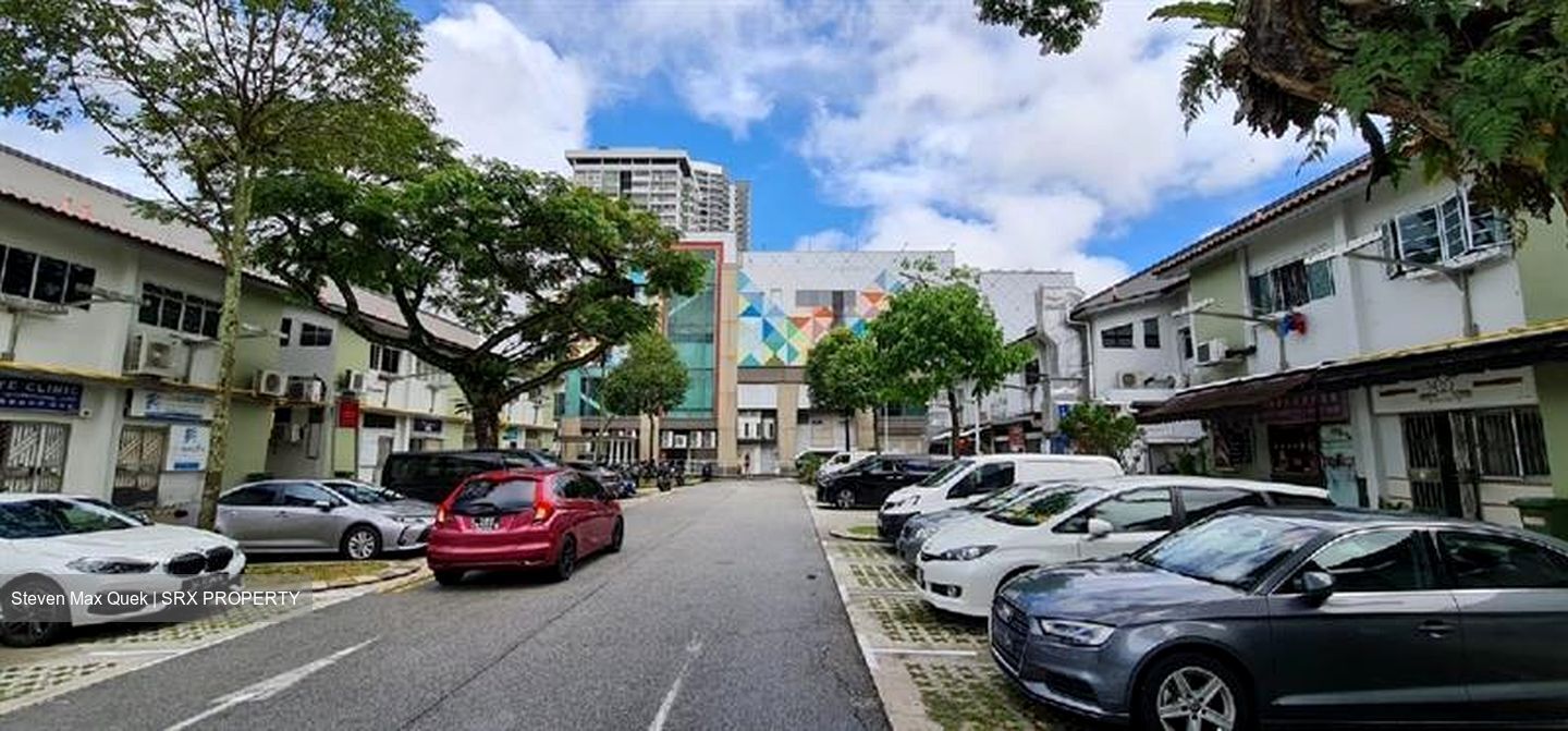722 ANG MO KIO AVENUE 8 (D20), Shop House #487950421